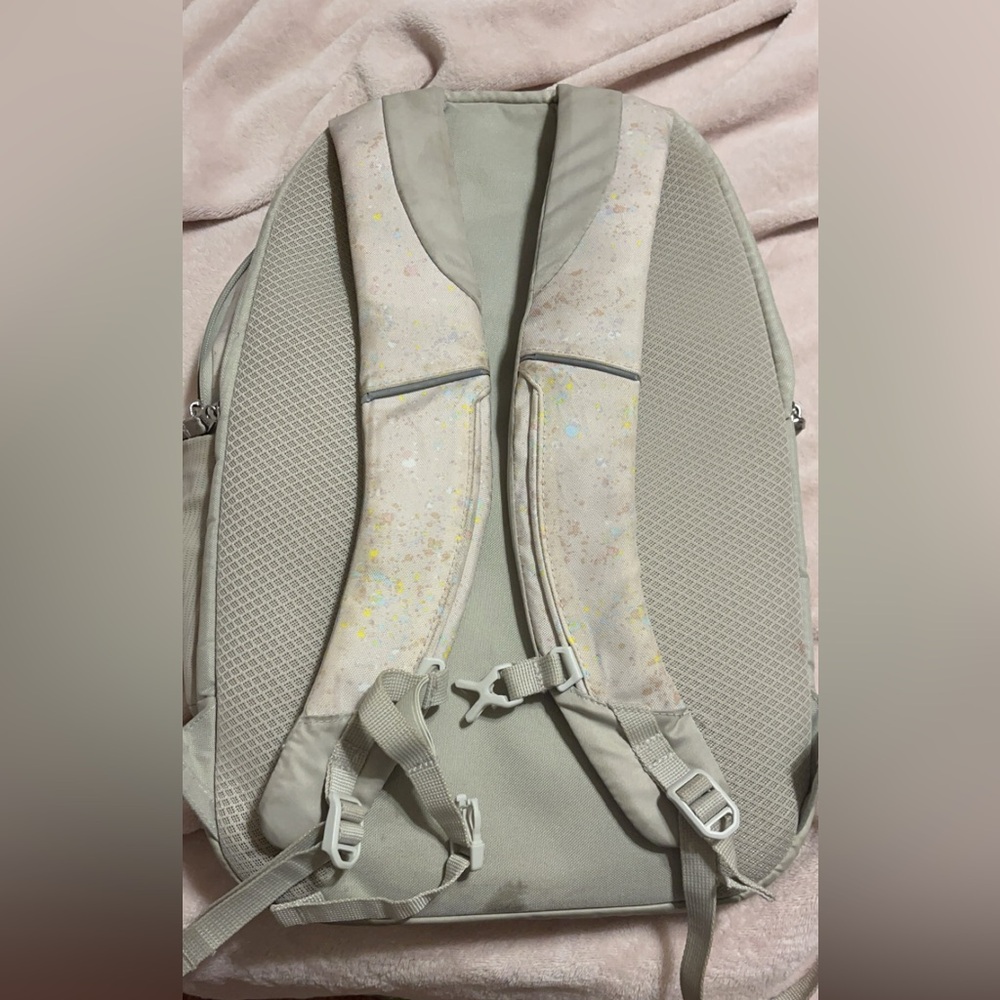 Backpack - Picture 4 of 4